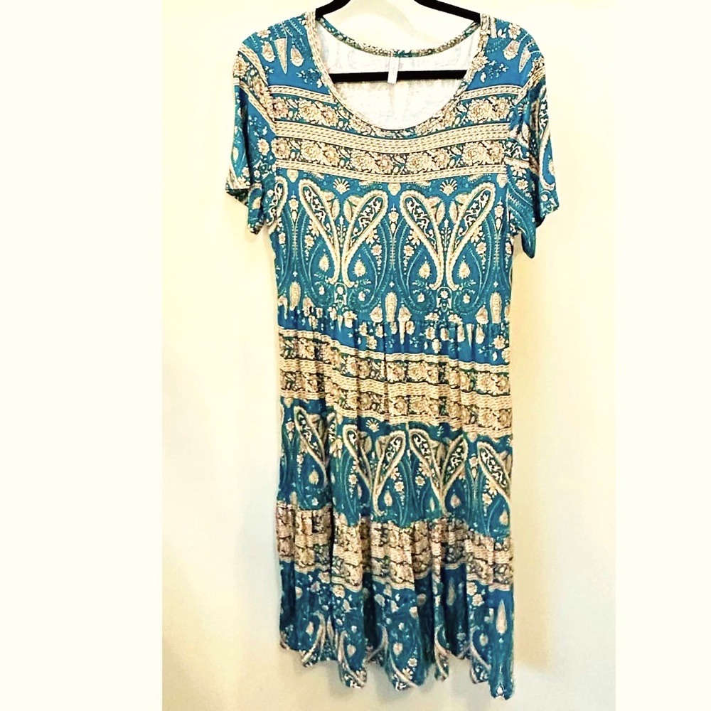 Taohuadao Women’s Knit Dress Size L p- p 17” s-h 38” pristine condition